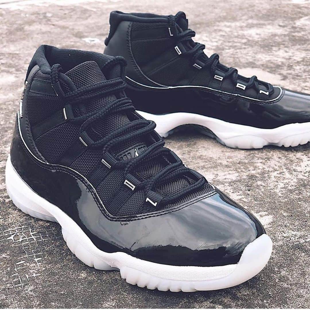 Sneakgalleryさんのインスタグラム写真 - (SneakgalleryInstagram)「Another look at the Air Jordan 11s dropping Holiday 2020! 💣 COP or DROP? (via @earlygvng)」7月5日 7時00分 - sneakgallery