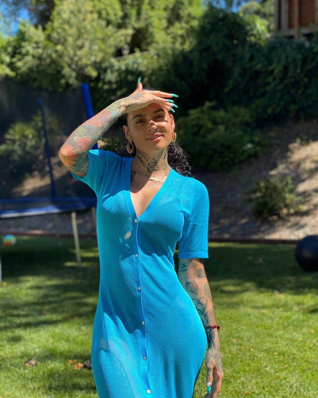 ケラーニさんのインスタグラム写真 - (ケラーニInstagram)「adeya’s mommy in @missguided 💙 #babesofmissguided」7月5日 7時14分 - kehlani