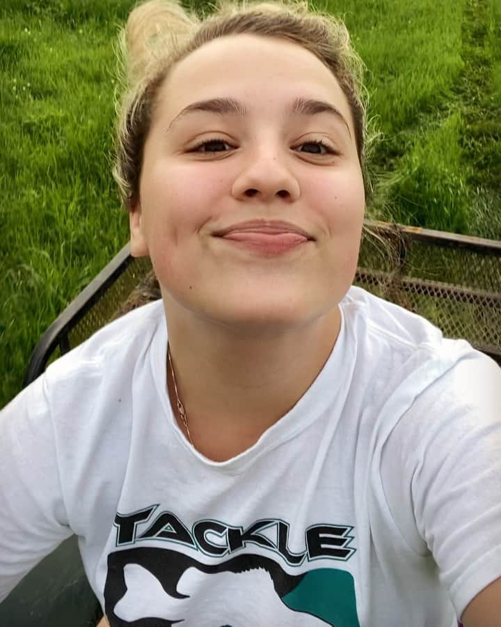 ギャビー・バレットのインスタグラム：「Happy 4th y’all! 🇺🇸  Horses and 4 wheelers. Can’t go wrong 💙」