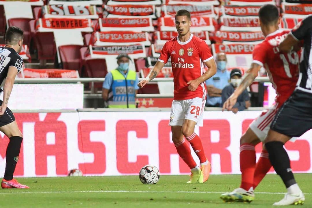 のインスタグラム：「🦅⚽️❤️💪🏽 @slbenfica」