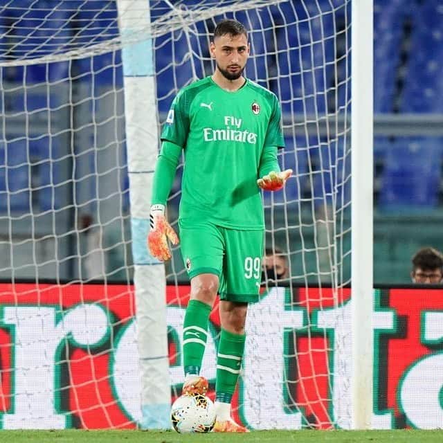 ジャンルイジ・ドンナルンマのインスタグラム：「Grande partita @acmilan Avanti così 💪🏼💪🏼」