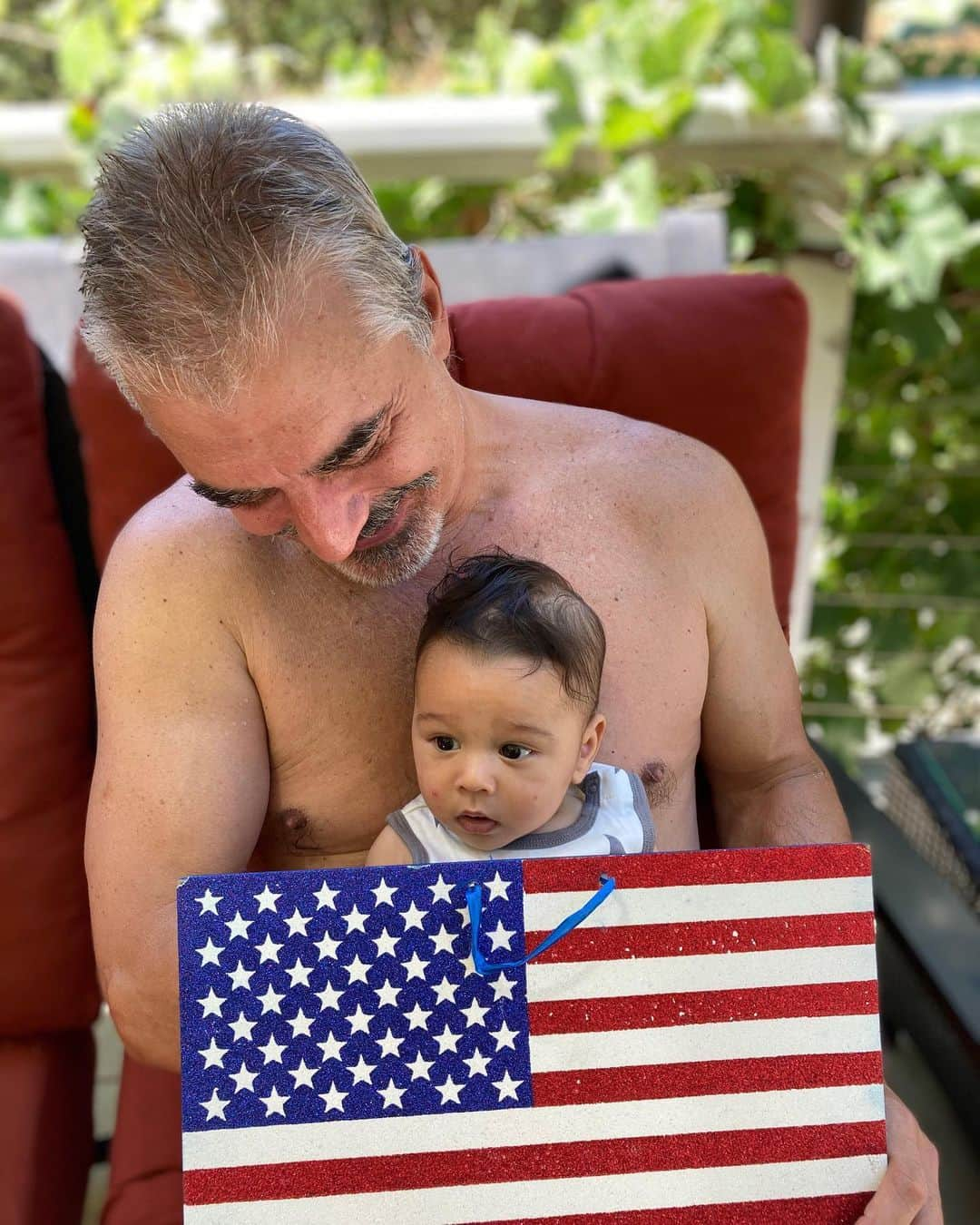 クリス・ノースのインスタグラム：「My son is a mix of many races, as is America- let’s leave his generation a planet they can live in peace on」