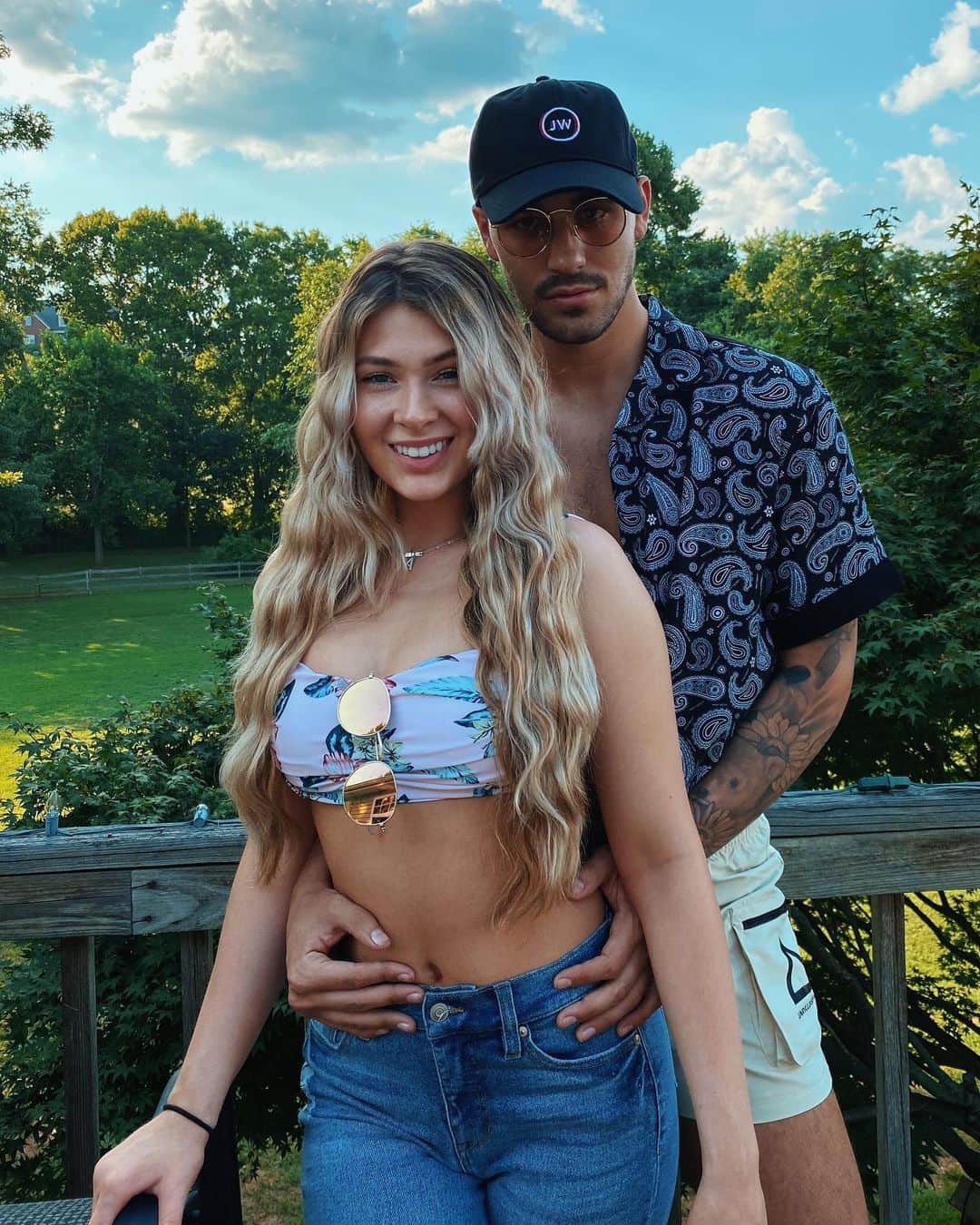 ジェイコブ・ホワイトサイズのインスタグラム：「gf be hot & fit be cold」
