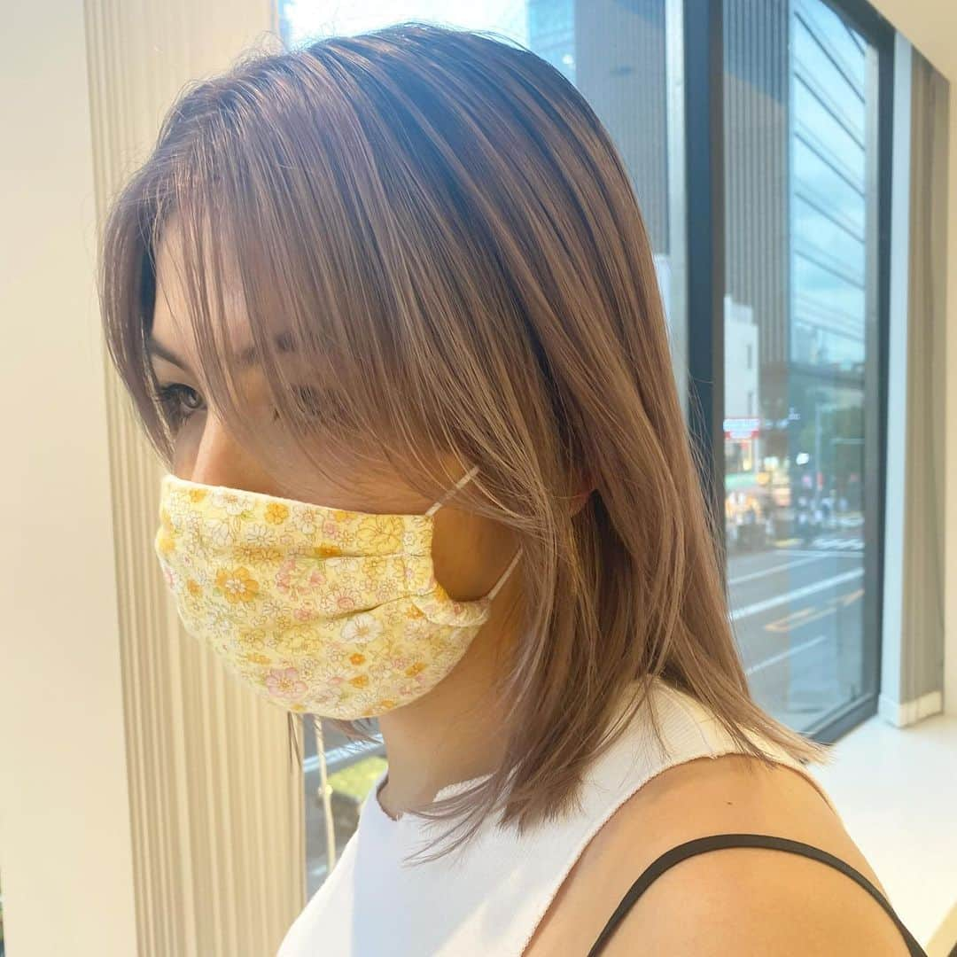 Sachiさんのインスタグラム写真 - (SachiInstagram)「New color @jenmilaa  . のびきったリタッチは全体ブリーチではなく ハイライトでメンテナンス。 (あえての前髪とサイドのみにしてまふ。じゅうぶんだよね。) . 頑張ってのばすagainだょ🌍 Long hair楽しみにしてるょ BiG LoVE😙 . #shima#hair#girl #shima_sachi」7月5日 9時08分 - sattyyyyy