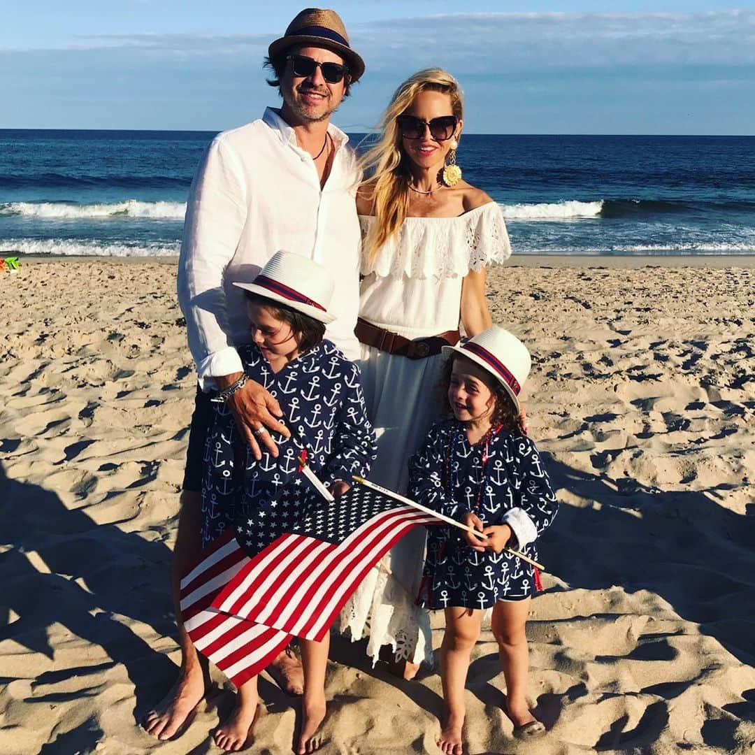 レイチェル・ゾーさんのインスタグラム写真 - (レイチェル・ゾーInstagram)「I know it looks different this year but #stayhealthy #staysafe and have a Happy #july4th everyone! ❤️🤍💙🇺🇸 this 📸  #2017  and PLEASE #wearamask 😷」7月5日 9時07分 - rachelzoe