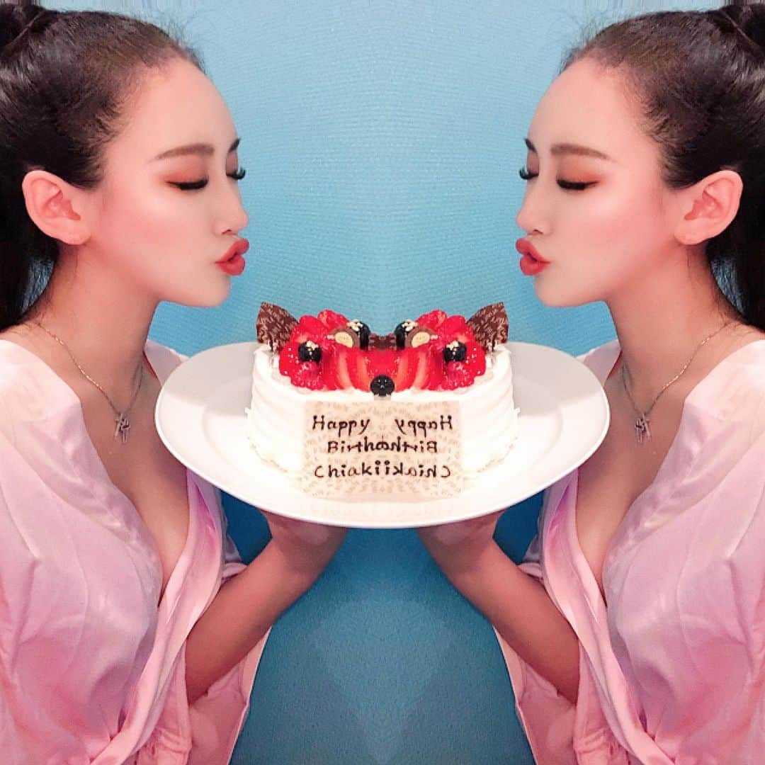 ちあきんぐのインスタグラム：「My Bday👸🏻🎂💕 サプライズで前夜祭も😭💭✨ 幸せ❤️❤️ ・ ・ #mybirthday #0705」