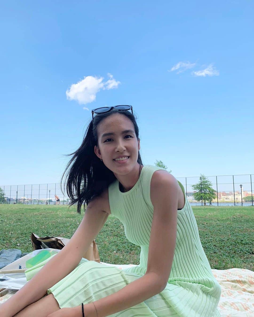 金原杏奈のインスタグラム：「Picnic with friends on 4th of July! 🍃🌳🍃 今日はアメリカの独立記念日。あまりお祝いモードでもないので、いつも通りなテンションで友達とピクニック！それが１番落ち着く♡」