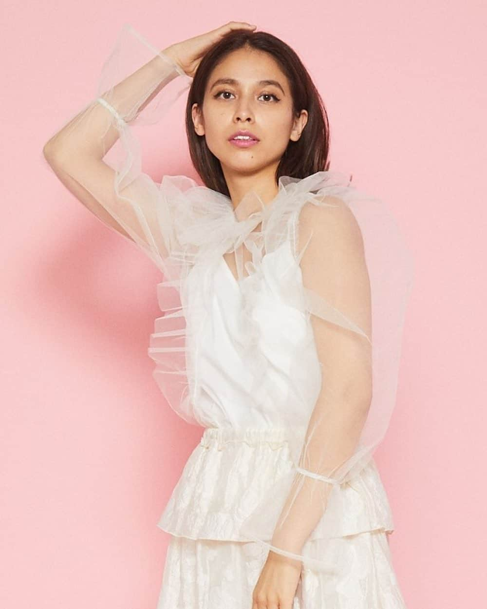 HONEY MI HONEY OFFICIALさんのインスタグラム写真 - (HONEY MI HONEY OFFICIALInstagram)「NEW IN💕  round collar tulle blouse wh.pk.be freesize  シアーなチュールブラウス ラウンドカラーはギャザーを寄せて特徴的に ボリュームスリーブもポイント 冬はニットやスエットを重ねて襟を出すのがオススメ インナーキャミソール付き  @honeymihoney_official @honeymihoney_style  #HONEYMIHONEY #表参道 #原宿 #心斎橋 #时尚 #我的最愛 #ハニーミーハニー #tokyo #osaka #outfit #fashion」7月5日 10時52分 - honeymihoney_official