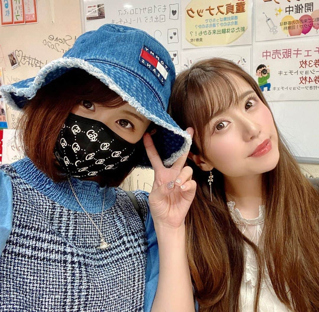 二宮ひかりさんのインスタグラム写真 - (二宮ひかりInstagram)「・ ・ ・ 昨日は 女子社員酒場とレッドドラゴン コラボイベントに来て下さった皆様 本当にありがとうございました🥰 ・ 後半はべろべろで変な接客 してしまってすみません😭 ・ でもめちゃくちゃ楽しかったです☺️ またやりたすぎる！！！ ・ ・ ・ #av女優 #二宮ひかり  #にのひー  #ちっぱい #貧乳 #手のひらサイズ #アタッカーズ #アタッカーズ専属 #sod女子社員酒場  #女子社員酒場  #秋葉原  #レッドドラゴン  #コラボイベント  #ol  #タイトスカート  #べろべろ  #シャンパン  #ありがとう❤️」7月5日 10時45分 - hikari_ninomiya_