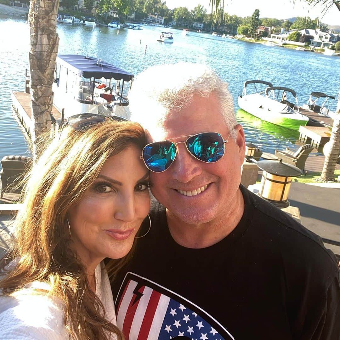 ヘザー・マクドナルドのインスタグラム：「A silver fox and his #trophywife #4thofjuly」