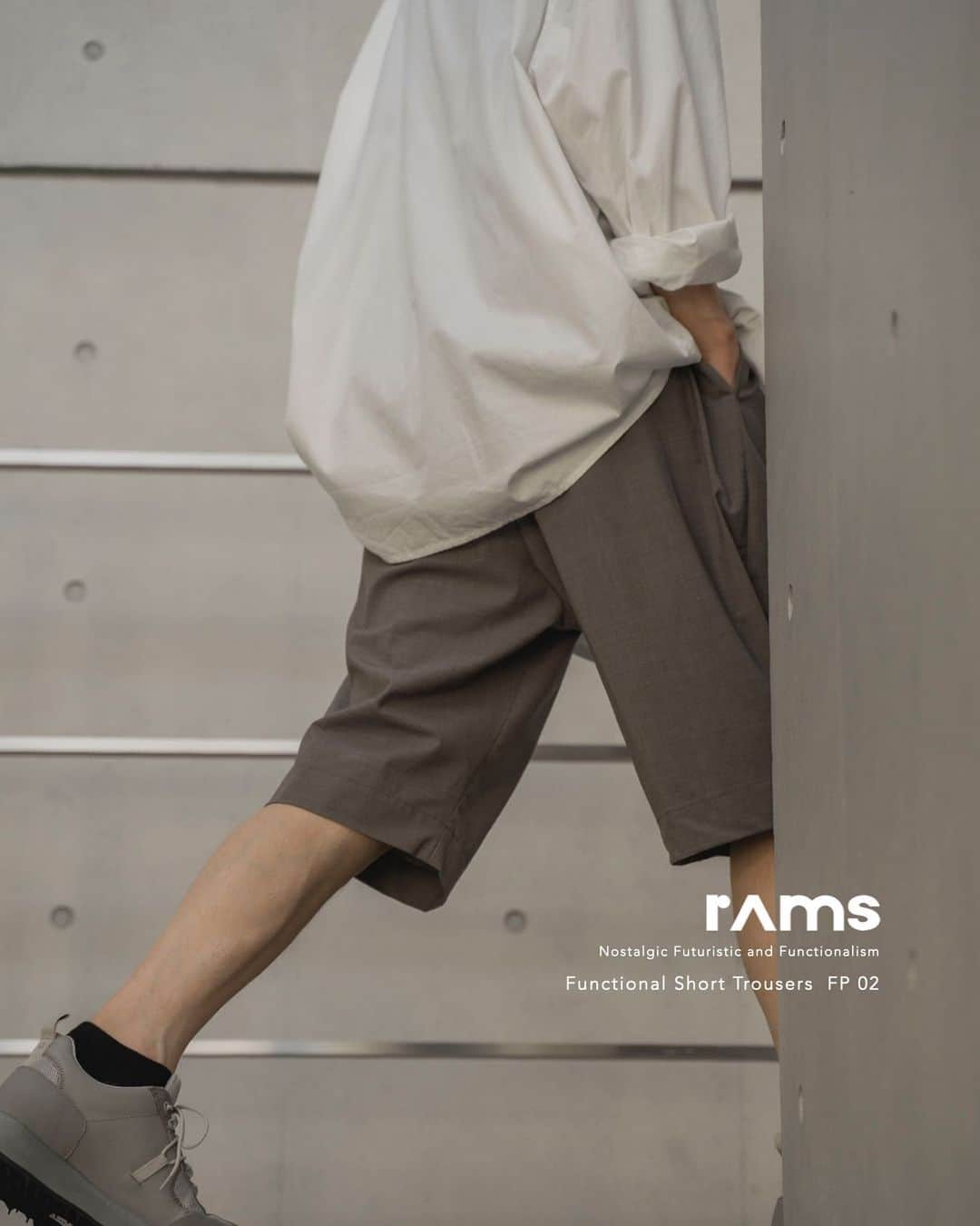 Ryoさんのインスタグラム写真 - (RyoInstagram)「ㅤㅤㅤㅤㅤㅤㅤㅤㅤㅤㅤㅤㅤ  ㅤㅤㅤㅤㅤㅤㅤㅤㅤㅤㅤㅤㅤ @rams___official  Nostalgic Futuristic and Functionalism ㅤㅤㅤㅤㅤㅤㅤㅤㅤㅤㅤㅤㅤ -New items- Functional Short Trousers  FP 02 ㅤㅤㅤㅤㅤㅤㅤㅤㅤㅤㅤㅤㅤ 新作は、ウエスト、裾にFIDLOCKシステムを搭載したワイドショーツ。 ミニマルながら遊び心を加えた、シルエットが変化する機能パンツです！ ㅤㅤㅤㅤㅤㅤㅤㅤㅤㅤㅤㅤㅤ #rams」7月5日 12時01分 - ryo__takashima