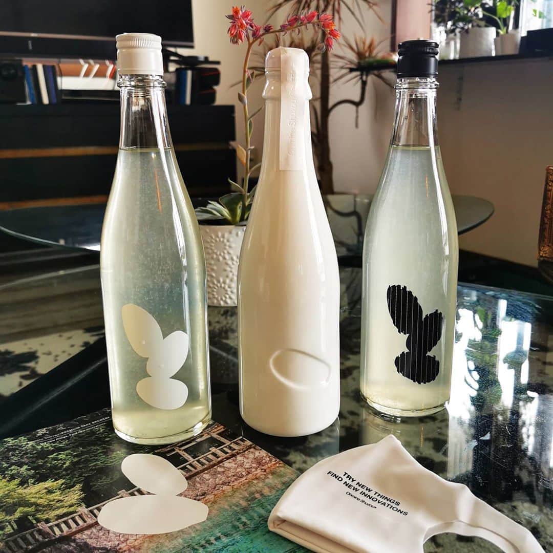 脇田恵子のインスタグラム：「Try NEW things Find NEW innovations. #ohmineshuzou そろそろ山口遠征行きたいな🤔❤️。 お酒あんまりいただかない私だけど、 これは特別飲みたいお酒なの🍶。  細心の注意を払いながら外出を楽しみ、この閉塞感を打破しましょってマスクのメッセージかっこいいかよ😏」