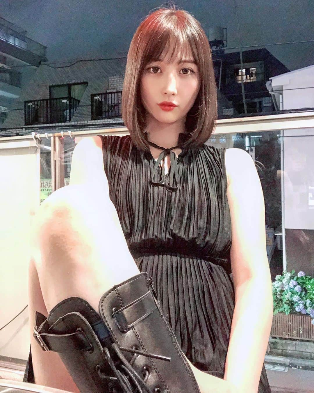 はりーさんのインスタグラム写真 - (はりーInstagram)「昨日高評価だった💁‍♀️❤️ りらもこのコーデかなり好きでした🥰 洋服は黒が一番好きだ😭♡ あえてドレスとブーツ合わせてます🥾 ． ． #1日1りら #りらootd  #りらstyle」7月5日 13時21分 - kirarin_harry_official