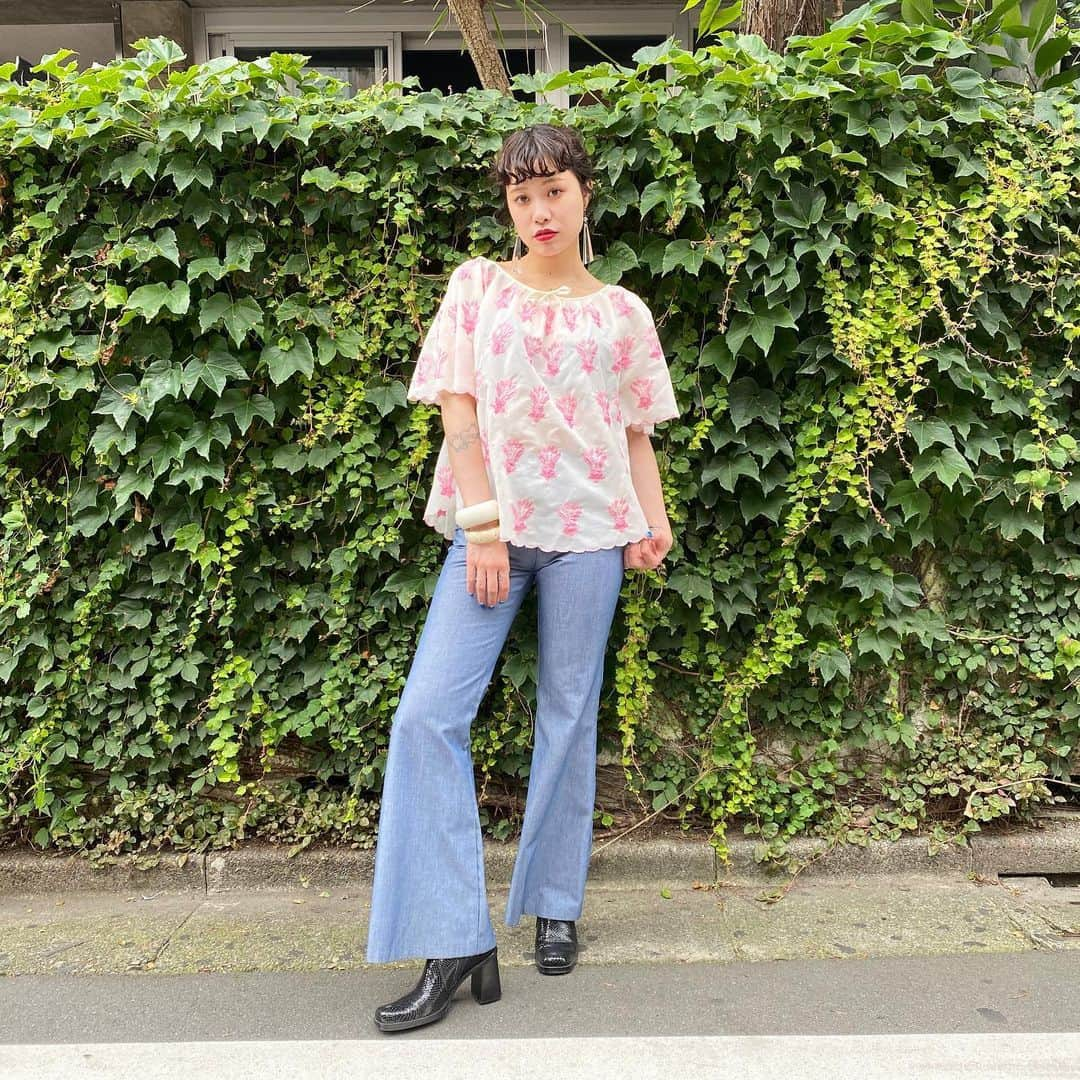 PUNK CAKEさんのインスタグラム写真 - (PUNK CAKEInstagram)「•Embroiled ethnic too •Vintage flare denim pants  #harajuku #vintage #vintageclothing #punkcake #原宿 #原宿古着屋 #東京古着屋 #古着 #古着コーデ #古着女子 #古着屋巡り #レディース古着」7月5日 13時22分 - punk_cake