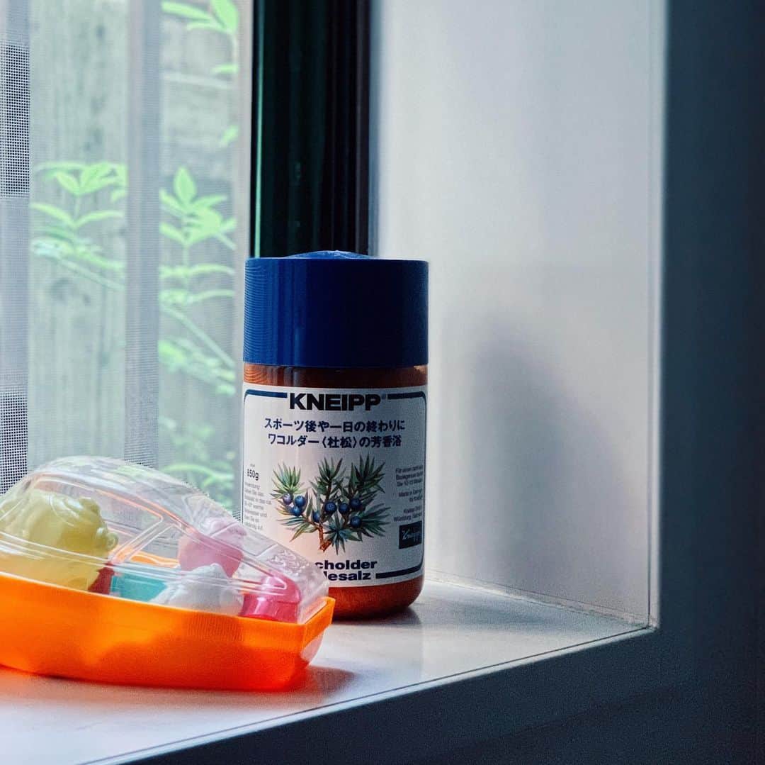 ゆきほのインスタグラム：「クナイプはジュニパー一択 . #kneipp」