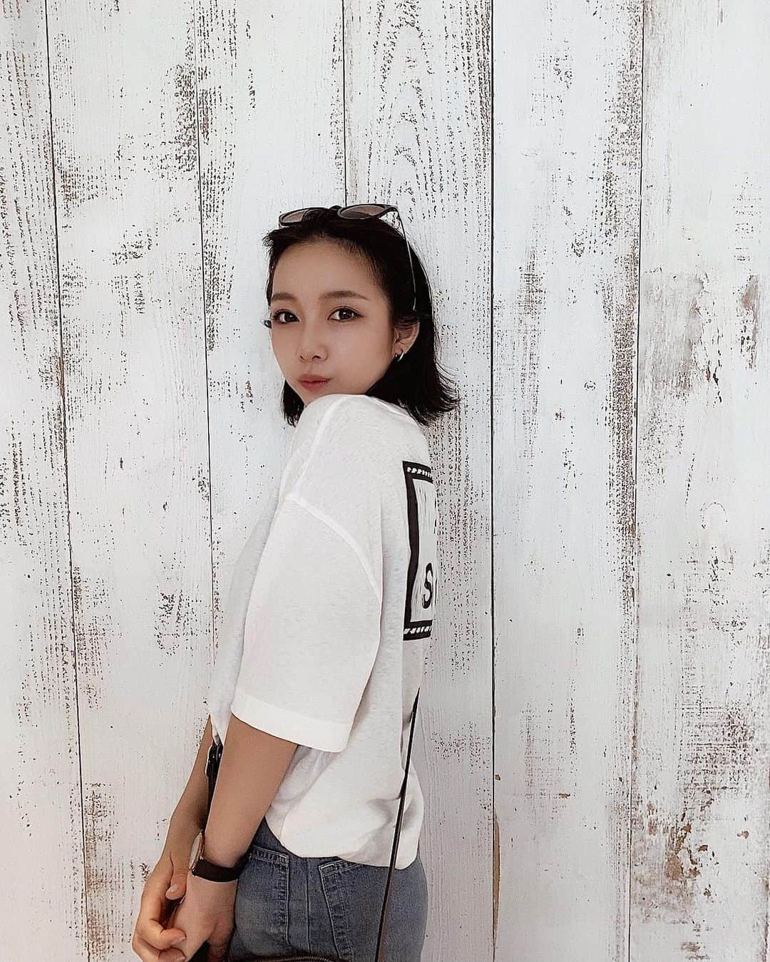 MIYUのインスタグラム：「﻿ ﻿ ﻿ ﻿ テレビ観戦⚾️🔥﻿ ﻿ ﻿ ﻿ 埼玉西武ライオンズとの﻿ 6戦目は見事勝利で﻿ 締めくくりました👏🏻✨﻿ ﻿ ﻿ ﻿ バファローズ打線爆発でしたね😆✨﻿ ﻿ ﻿ ﻿ ﻿ ⋆٭⋆⚾︎- - - - - - - - - - - - - - - - -⚾︎⋆٭⋆﻿ ﻿ ﻿ ﻿ 「BsGirls Online LIVE 2020」﻿ ご覧頂きありがとうございました😊♥️﻿ ﻿ ﻿ ﻿ チケットは明日の20時まで販売中です！﻿ アーカイブは明日の21:30まで見れますので﻿ まだ見ていない方はぜひ…( ´ `*)♡﻿ ﻿ ﻿ ﻿ ﻿ ご覧頂いた皆さま、﻿ いかがでしたか？？？﻿ ﻿ ﻿ 楽しんでいただけましたか？？(˶ ̇ ̵ ̇˶ )﻿ ﻿ ﻿ ﻿ こうして繋がりあっていることを﻿ 忘れないで…﻿ 毎日笑顔で過ごしていきましょうね😊♩﻿ ﻿ ﻿ ﻿ ﻿ 新曲「Power」や﻿ 初披露のあの楽曲の感想も﻿ ぜひぜひ聞かせてくださいね〜⭐︎﻿ ﻿ ﻿ ﻿ ﻿ それではまた明日😉🌙﻿ ﻿ ﻿ ﻿ #オリックス #Bs2020 #BsGirls #オリ姫﻿ #野球 #プロ野球 #オリックスバファローズ #超革新系﻿ #野球女子　#野球好き　#野球好きな人と繋がりたい　﻿ #ファッション #シンプルコーデ　#デニムコーデ﻿ #今日のコーデ　#fashion #coordinate﻿ #baseball #ORIX #Buffaloes #BINNOVATION﻿ #MIYU #miyu_337  #🐼 ﻿ ﻿ ﻿」