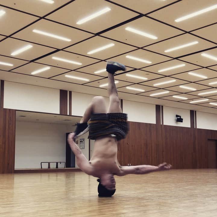 大野愛地のインスタグラム：「Gravity is mine.  #🌍」