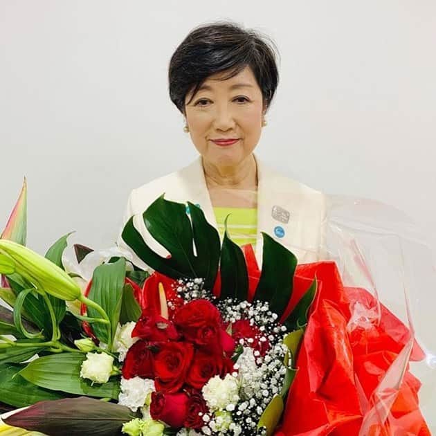 小池百合子のインスタグラム：「都民の皆様の力強いご支援 大変嬉しく感じると同時に これから大切な二期目の重責を担う 責任を感じております  二期目もしっかりと務めてまいります どうぞよろしくお願いいたします」