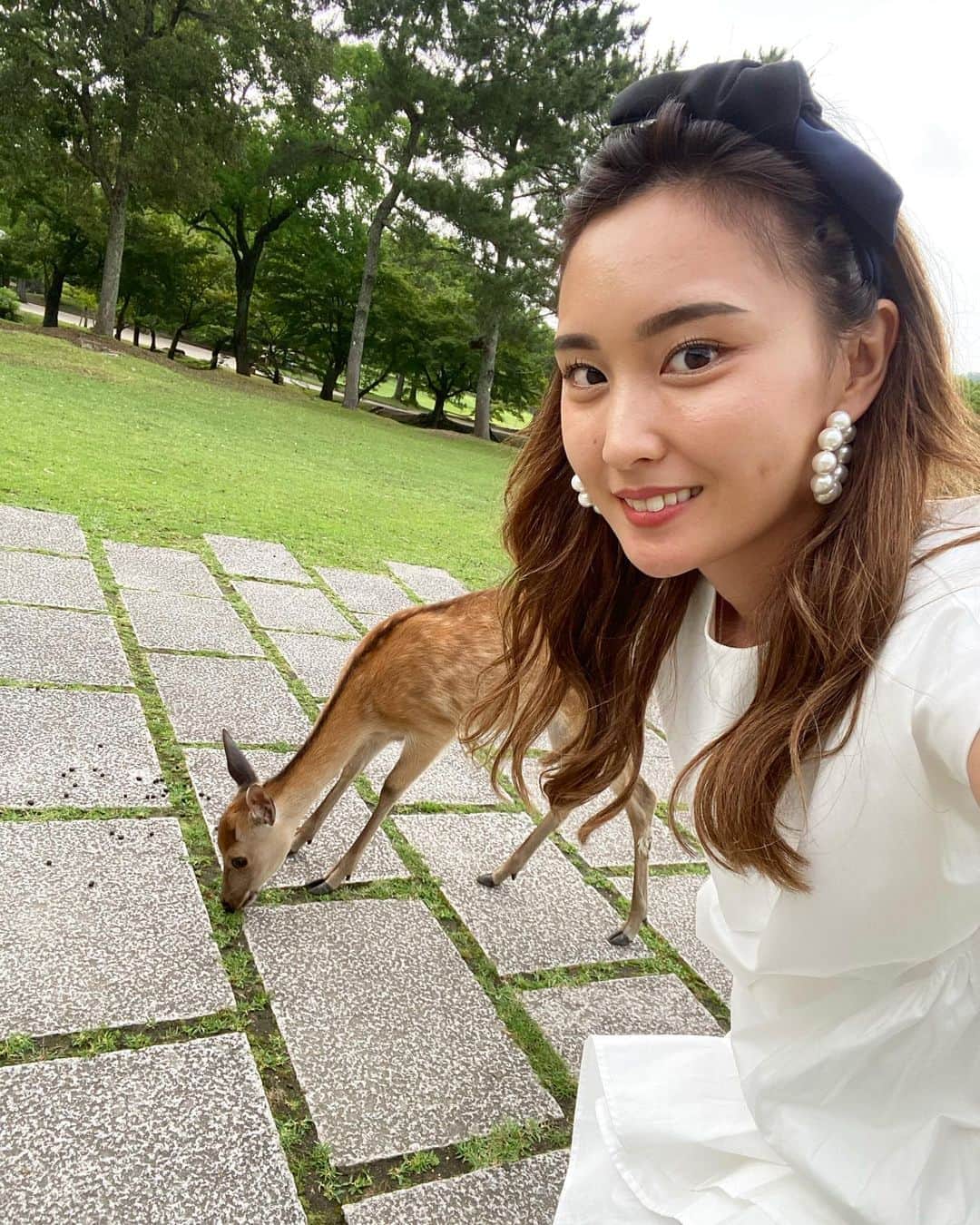 木村安梨沙のインスタグラム：「そうです、エクステ付けました。 はい、長い髪の毛にしたい衝動に駆られました🙇‍♀️（笑） そして、お肌の治安が悪め。 あえてノン加工でいこうと思います😂 お見苦しいですがすみません😹💦 今日はドライブがてら奈良公園に少しだけ寄って 蛍を見に行ったけど一頭しか見れなかった、、 残念、、 また来年リベンジしようね❤️ 連れて行ってくれてありがとう☺️💕」
