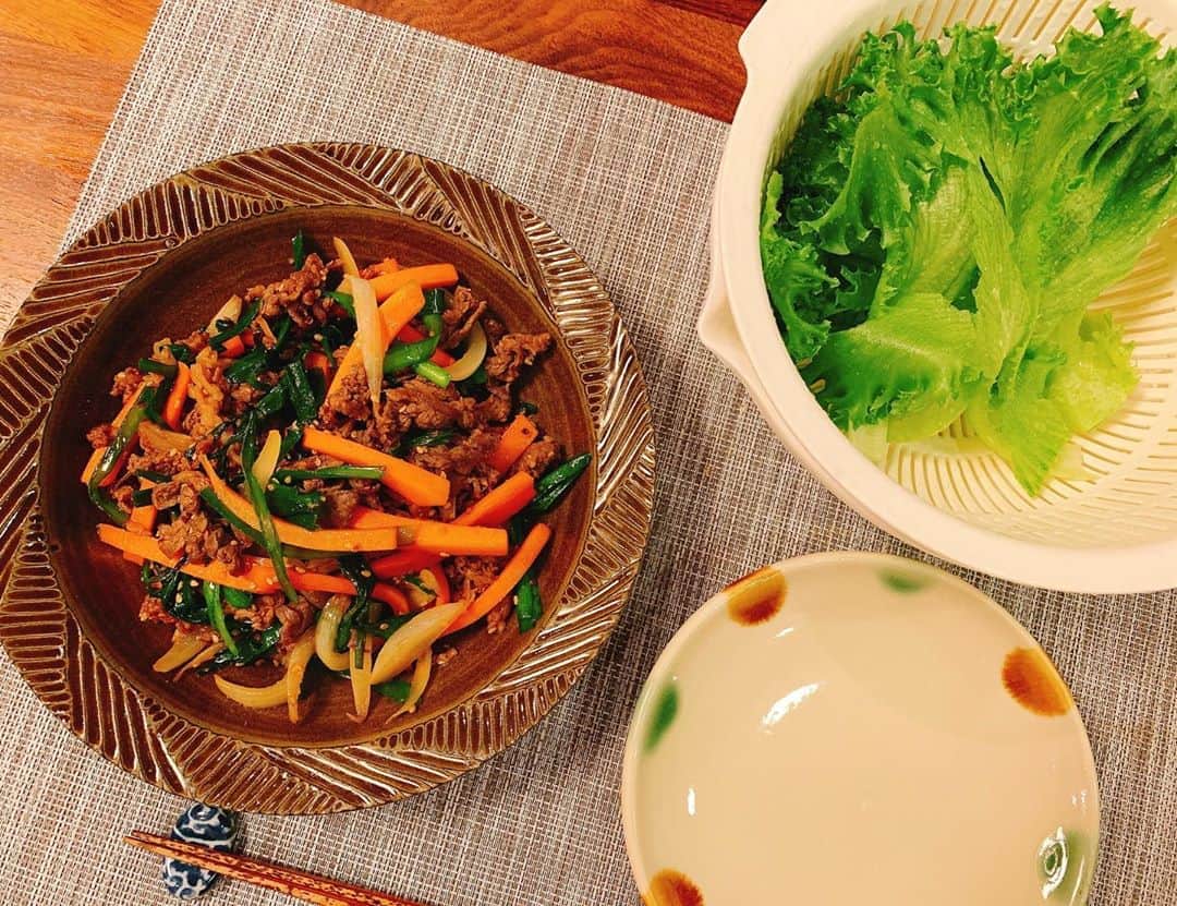 福圓美里のインスタグラム：「‪夜はお野菜多めのプルコギでした‬ ‪レタスに巻いて食べるとうまー‬」