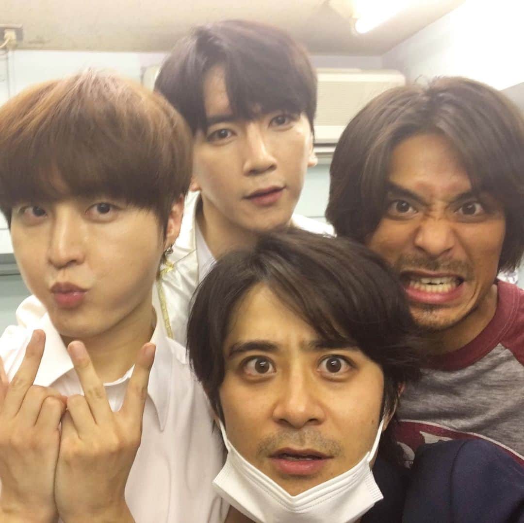 斉藤祥太のインスタグラム：「ゲスト出演させてもらった舞台も今日が千秋楽！ 皆さんお疲れ様でした！！ 出演者スタッフの皆様、 来て頂いた皆様ありがとうございました🤘 慶太の顔な🤣おやすzz #新宿シアターモリエール  #人狼」