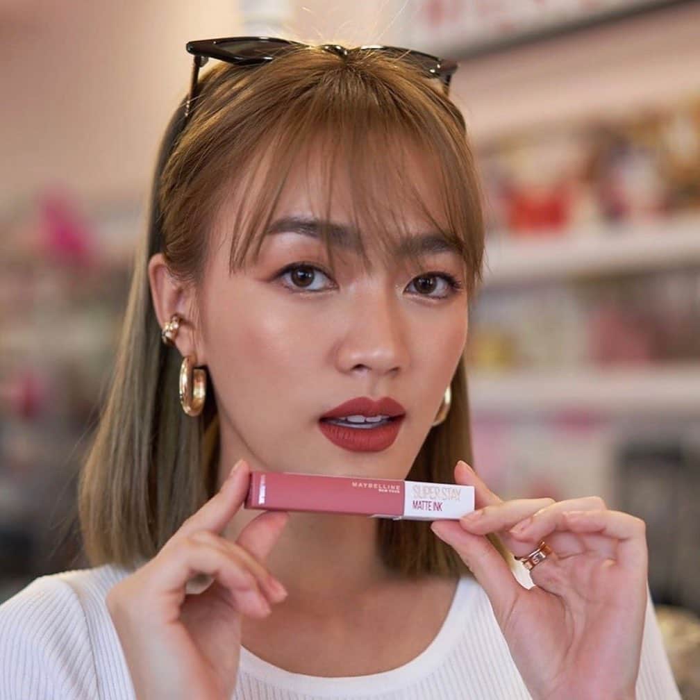 Maybelline New Yorkさんのインスタグラム写真 - (Maybelline New YorkInstagram)「@chopluem rocking our #superstaymatteink shade ‘Self Starter’. Drop a ❤️ below if you love these lippies! #regram #mnyitlook」7月5日 23時38分 - maybelline