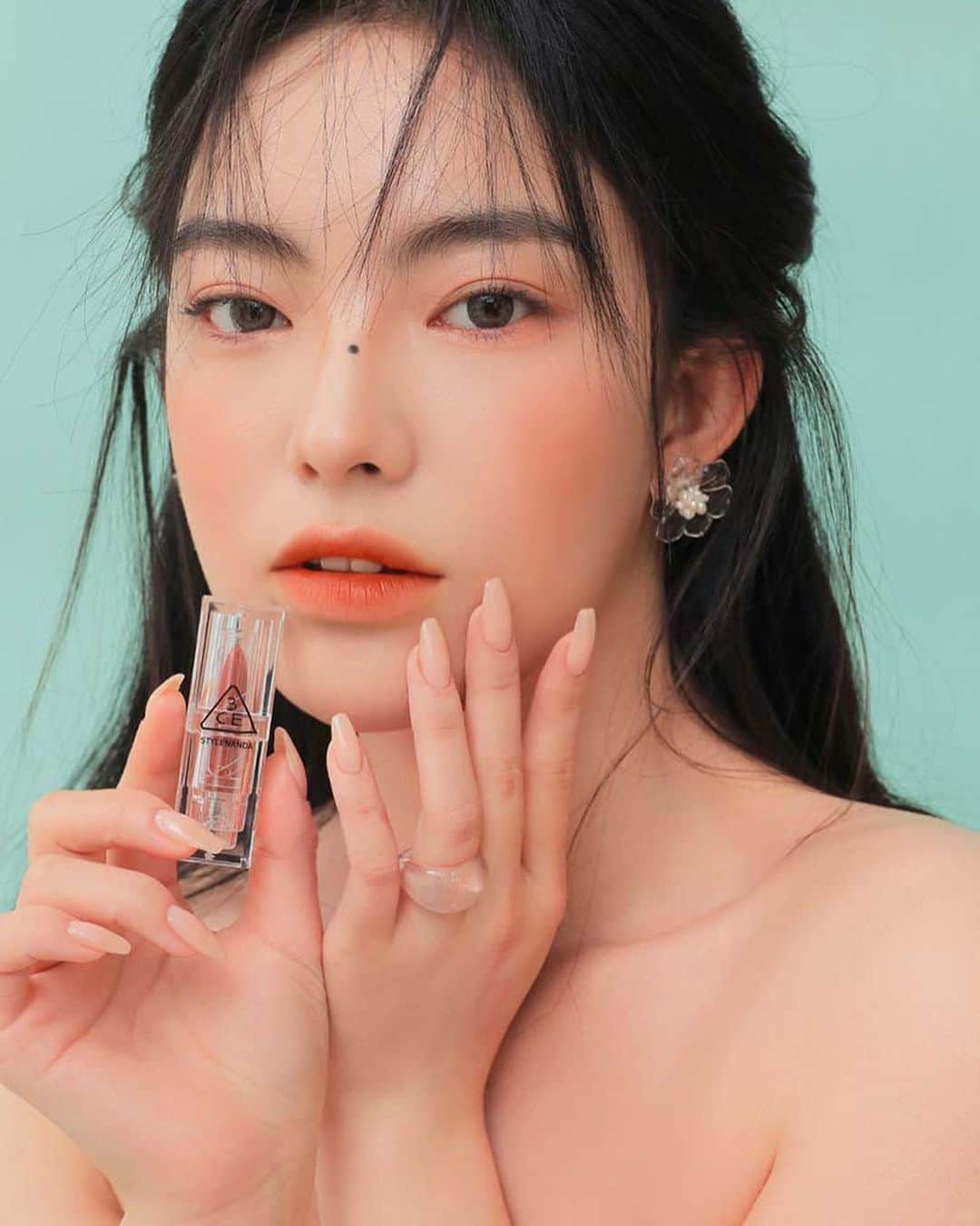 3CE Official Instagramさんのインスタグラム写真 - (3CE Official InstagramInstagram)「3CE CLEAR LAYER EDITION 3CE SOFT MATTE LIPSTICK #GIVING_PLEASURE Good night🌙 #3CE #3CECLEARLAYER #3CECLEARLAYEREDITION」7月5日 23時38分 - 3ce_official