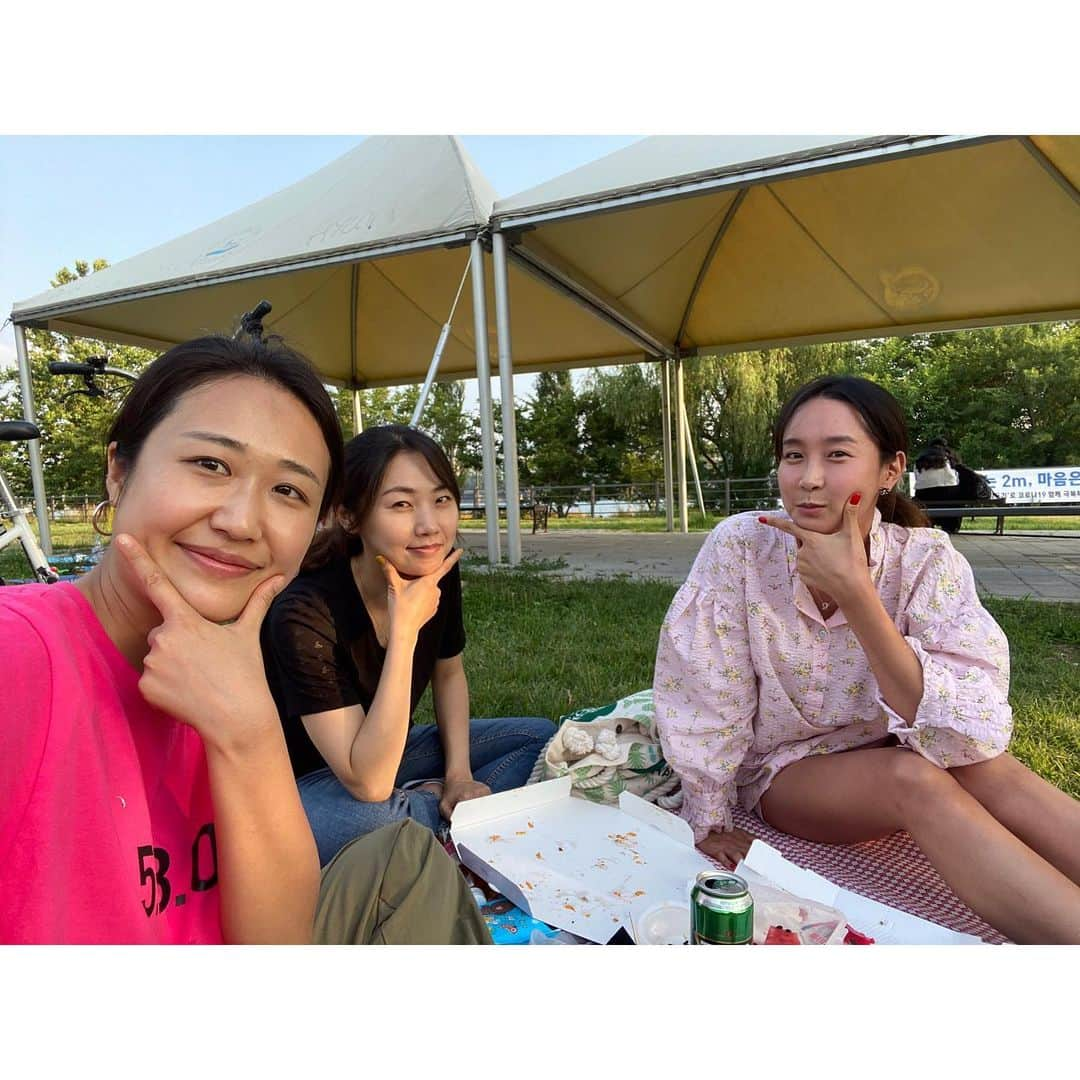 ジョン・ジェウンさんのインスタグラム写真 - (ジョン・ジェウンInstagram)「. 급번개  비씨 세명, 담엔 언니도 함께🥰@jinny_b_kwon   #연트럴파크 #한강공원 #따릉이 #엑소엘(?)」7月6日 0時08分 - jaeeunchung__