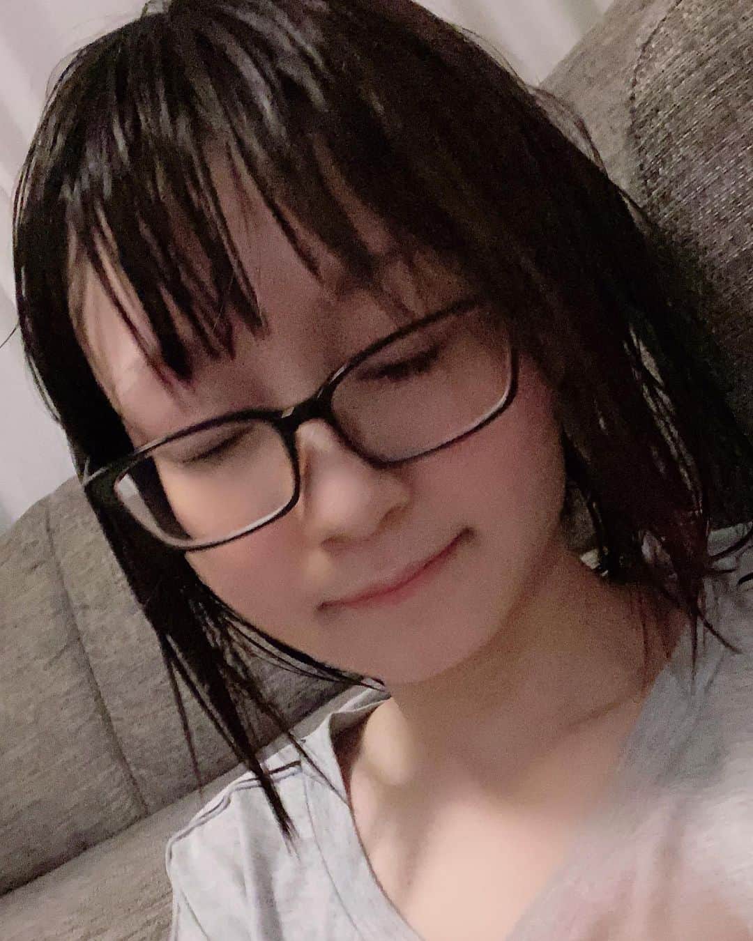 ヒラヤマンのインスタグラム：「撮影失敗。自撮りほんと向いてない😂😂 #ハッシュタグ #すらも面倒」