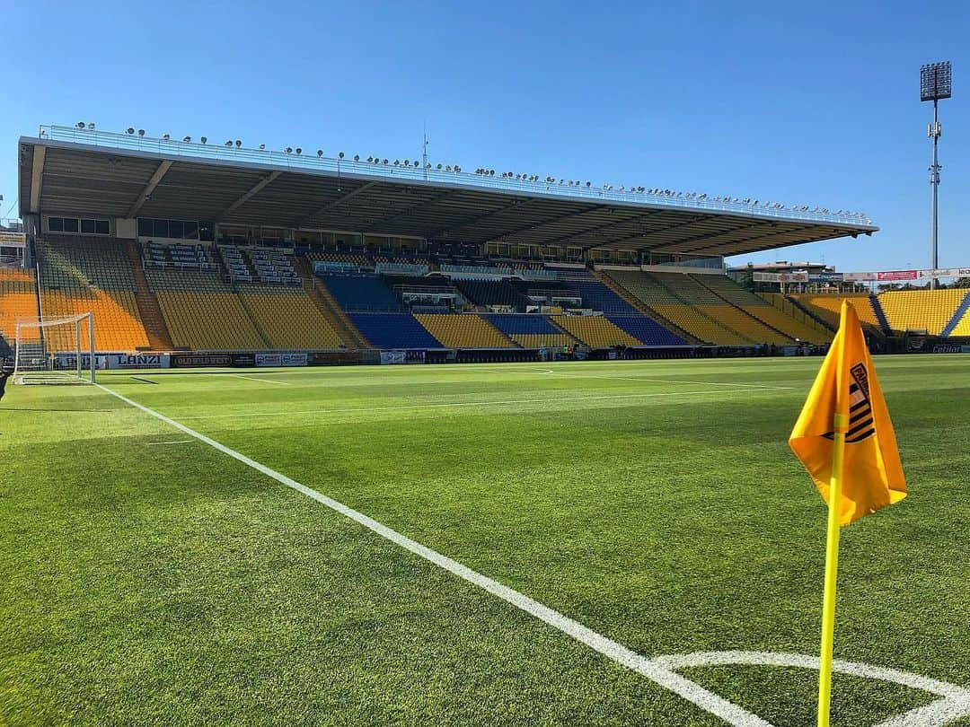 ACFフィオレンティーナさんのインスタグラム写真 - (ACFフィオレンティーナInstagram)「The 🏟 is 👌 for #ParmaFiorentina ❗️  #ForzaViola 💜 #ACFFiorentina #SerieA」7月6日 0時13分 - acffiorentina