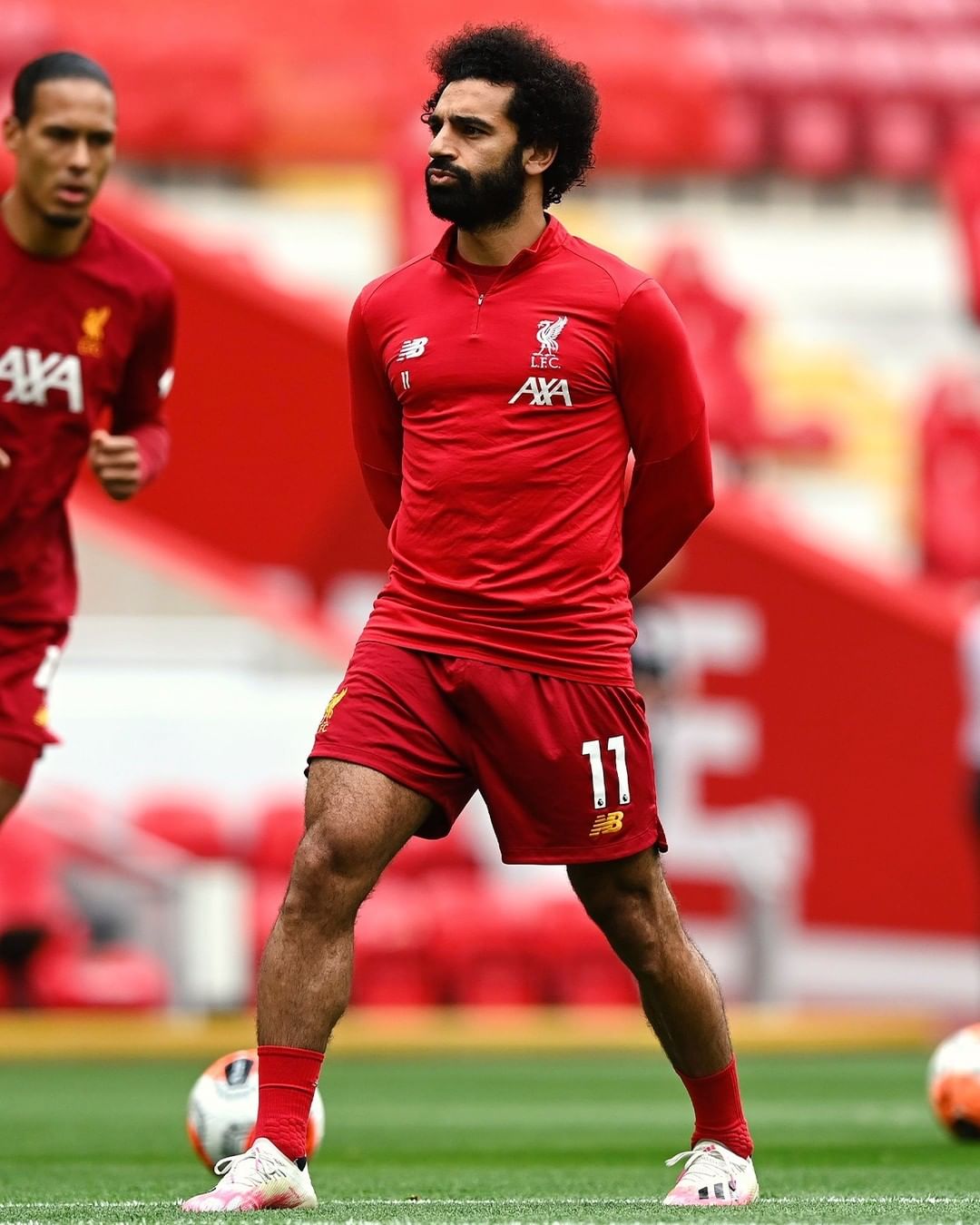 リヴァプールFCさんのインスタグラム写真 - (リヴァプールFCInstagram)「Warm-up time for the lads 💪🤩 #LFC #LiverpoolFC #Liverpool #Anfield #LIVAVL #StaySafe」7月6日 0時13分 - liverpoolfc