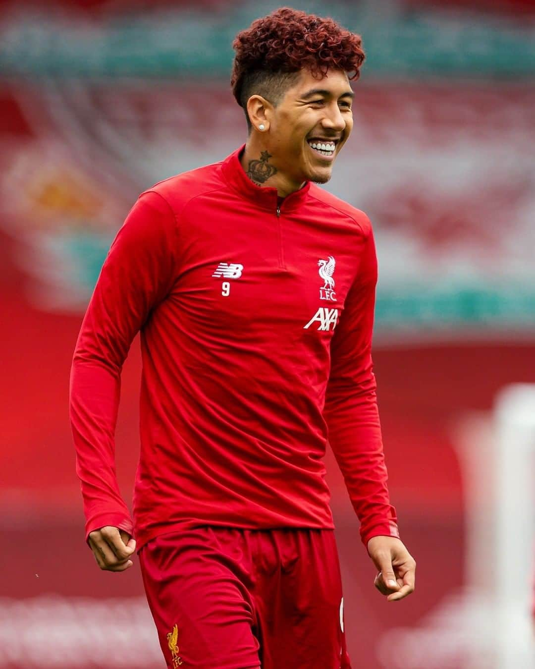 リヴァプールFCさんのインスタグラム写真 - (リヴァプールFCInstagram)「Warm-up time for the lads 💪🤩 #LFC #LiverpoolFC #Liverpool #Anfield #LIVAVL #StaySafe」7月6日 0時13分 - liverpoolfc