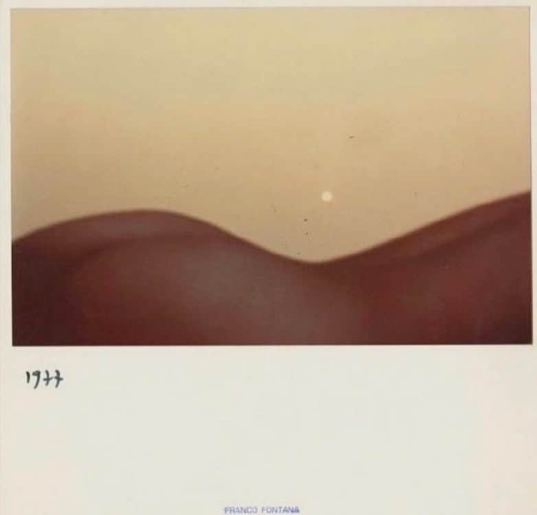 エステルデヴェのインスタグラム：「Italy bound! Picture by Franco Fontana, 1977 via @a.flamenco.catharsis」