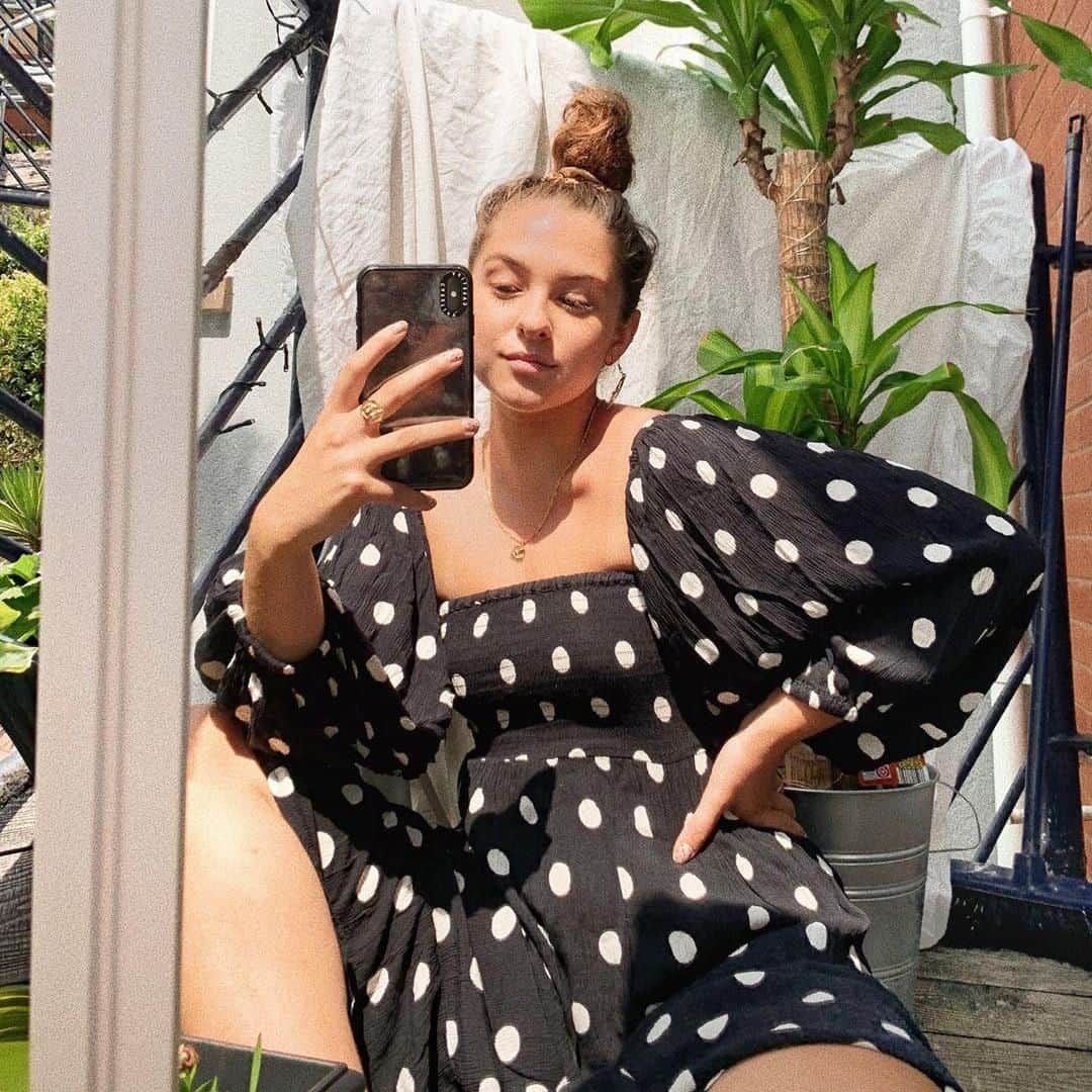 アクセサライズのインスタグラム：「The perfect dress doesn't exi... 🖤🤍   📷: @hayleighjm  Tap to shop or head to the link in our bio  #Accessorize #Accessorizer」