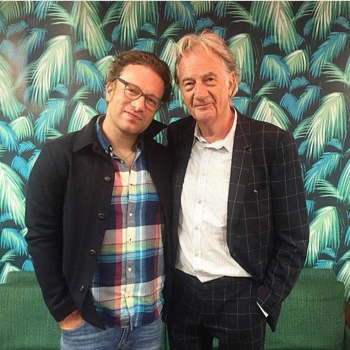 ジェイミー・オリヴァーさんのインスタグラム写真 - (ジェイミー・オリヴァーInstagram)「H A P P Y BIRTHDAY @paulsmith !! Head over to his Insta and give him loads of Birthday Love x」7月5日 15時30分 - jamieoliver