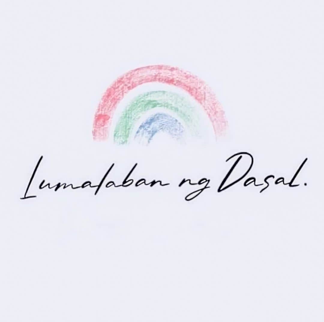 アン・カーティスのインスタグラム：「Praying that those who possess the power have the heart to renew the franchise of ABSCBN. I pray that they give the network a chance to improve, and most importantly, to continue to be in the service of the Filipino People -  as they have been the past 70 years. ❤️💚💙」