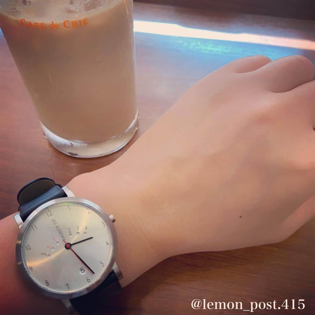 れもんさんのインスタグラム写真 - (れもんInstagram)「⋆ ⋆ 久々に1人でのんびりできる休日⭐️ 名古屋の方に用事で来ているので 空き時間にゆっくりtea time☕️ ⋆ この時間が好き☺️ ⋆ ⋆ つけている時計は @nomonday_jp さんのもの⌚️ ⋆ ノーマンデーさんの時計は とにかくシンプルで、 合わせやすくて好きです💟 ⋆ ⋆ ⋆ クーポンコード▶︎ lemonfy ◀︎ ご使用で10パーセントオフになります❣️ 是非ご利用下さい( "̮ )✧︎ ⋆ ⋆ #nomonday #ノーマンデー #腕時計 #時計 #手元倶楽部 #手書きツイート #カフェ」7月5日 15時48分 - lemon_post.415