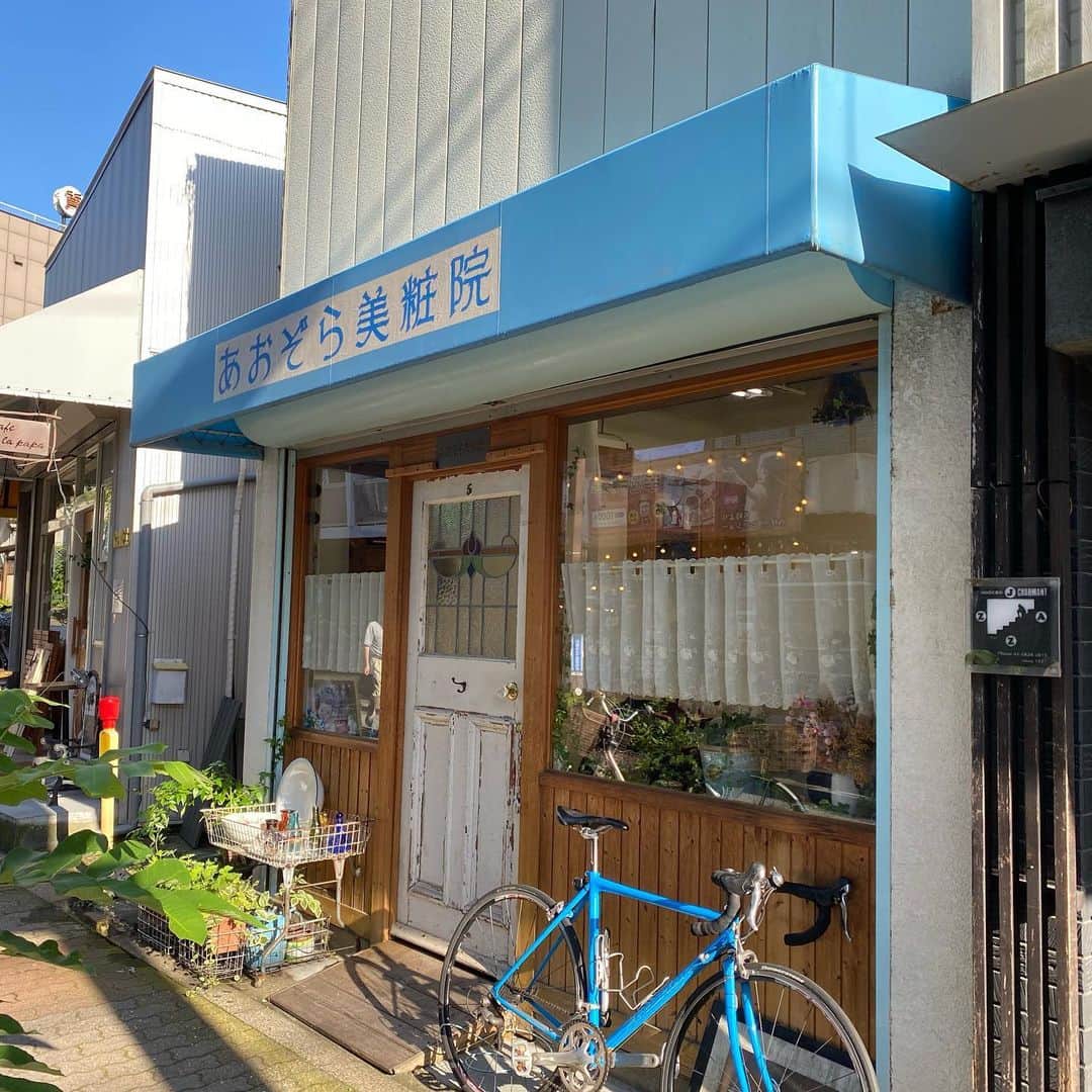 菊田早苗さんのインスタグラム写真 - (菊田早苗Instagram)「先日行った日暮里は風情があってとても良かった。 用事がある時間の一時間前に行って散歩とコーヒー。 昭和っぽい雰囲気が最高でした。 #日暮里 #昭和の町」7月5日 15時51分 - sanae.kikuta