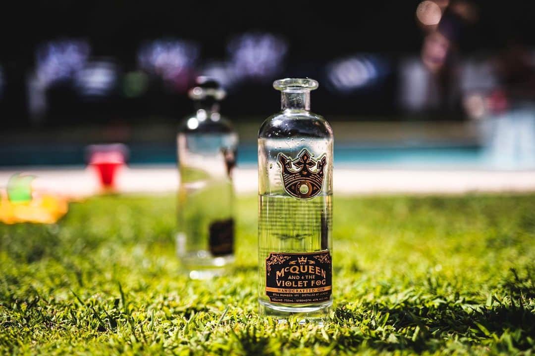 ウィズ・カリファのインスタグラム：「The only drink I’m on @mcqueenvioletfog」