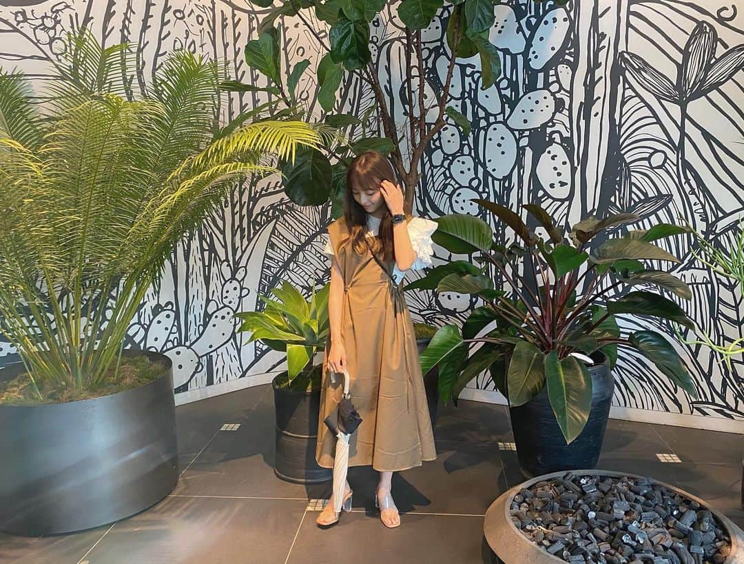 黒口那津のインスタグラム：「今日は友達とYouTubeの撮影したよ〜🌸 ファッション系の動画が好評だったので今回も外で撮影してもらったので編集します💪 (途中雨降ってどんどん髪型変わっていくけど🙇‍♀️🙇‍♀️) #低身長コーデ　#150cm #sサイズコーデ」