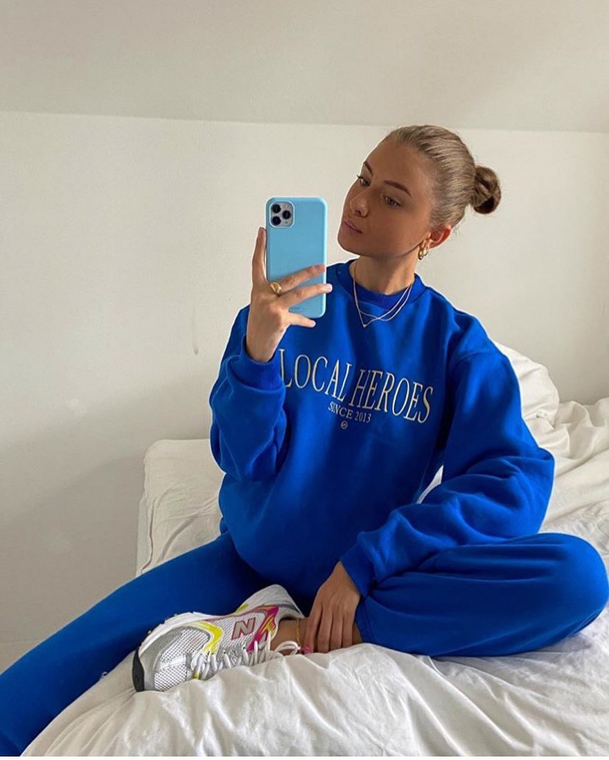 LOCAL HEROESさんのインスタグラム写真 - (LOCAL HEROESInstagram)「Clean, fresh and ready to fight with FOMO ✌🏼 / @annaastrup in our LH 2013 cobalt blue set」7月5日 16時52分 - localheroes