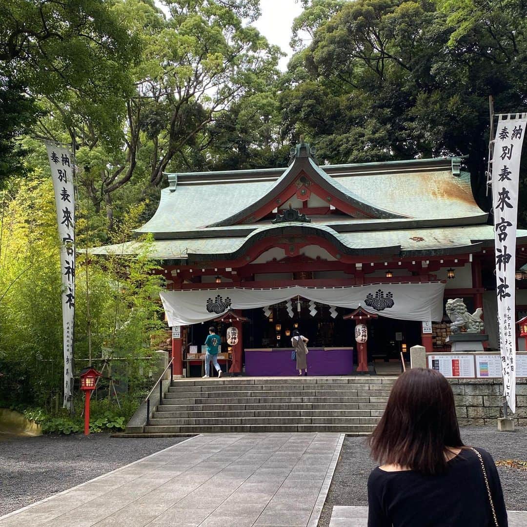 こまけいこさんのインスタグラム写真 - (こまけいこInstagram)「来宮神社。  久しぶりに行ったらカフェが出来てた。  大楠は保護工事中のため、周りはまわれず。」7月5日 17時09分 - komagomaya