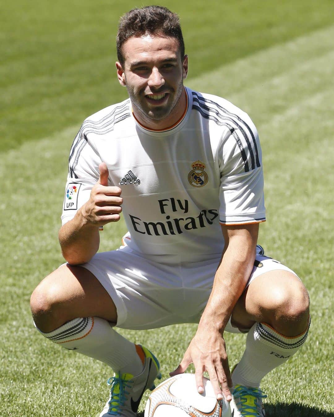 LFPさんのインスタグラム写真 - (LFPInstagram)「😄📸🤍🔙 #OnThisDay in 2013, @dani.carvajal.2 was unveiled as a new @realmadrid player!  • 😄📸🤍🔙 ¡Se cumplen 7️⃣ años de la presentación de Carvajal con el Real Madrid!  • #Carvajal #RealMadrid #LaLigaSantander #LaLiga #LaLigaHistory」7月5日 17時01分 - laliga