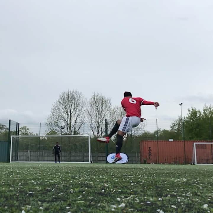 F2Freestylersのインスタグラム：「Great to see @paulpogba back on the pitch doing bits🔥🔥🔥. Who remembers this shoot where Jez become Pogs???」