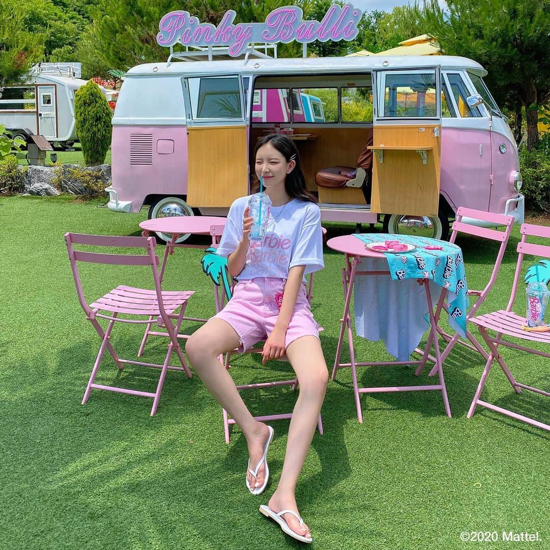 Chuuのインスタグラム：「츄와 바비의 만남으로 이번 여름도 러블리하게💗 CHUU X barbie👭🏼 Coming Soon! ✨ 오픈 일정이 확인되면 바로 공지하겠습니다🏖」
