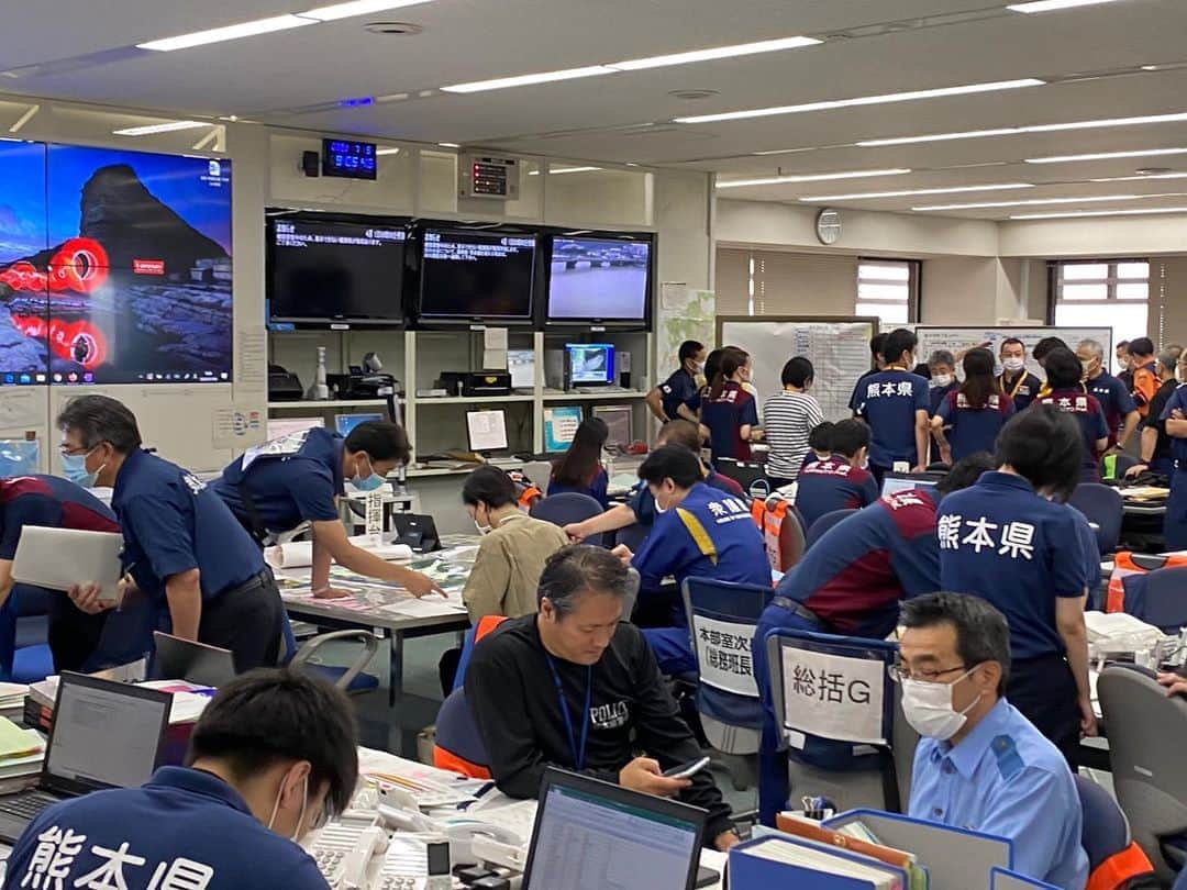 木原稔のインスタグラム：「今日の熊本豪雨災害対策本部。武田良太防災担当大臣と蒲島郁夫熊本県知事は現場の人吉市を視察へ。人吉市では金子恭之衆議院議員と松村祥史参議院議員が案内。2人とも県立人吉高等学校出身。」