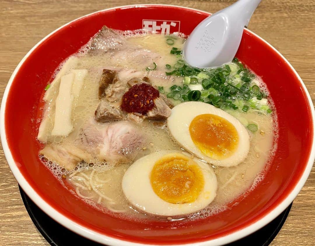 武内裕之のインスタグラム：「it’s a very nice TONKOTSU ramen! #ramen #ramennoodles #japanesefood #fukuoka #モヒカンラーメン #久留米ラーメン」