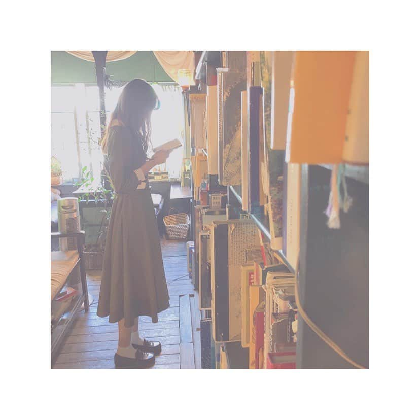 古屋玲奈さんのインスタグラム写真 - (古屋玲奈Instagram)「読んでいるのは星の王子さま。」7月5日 17時42分 - na_0_chan