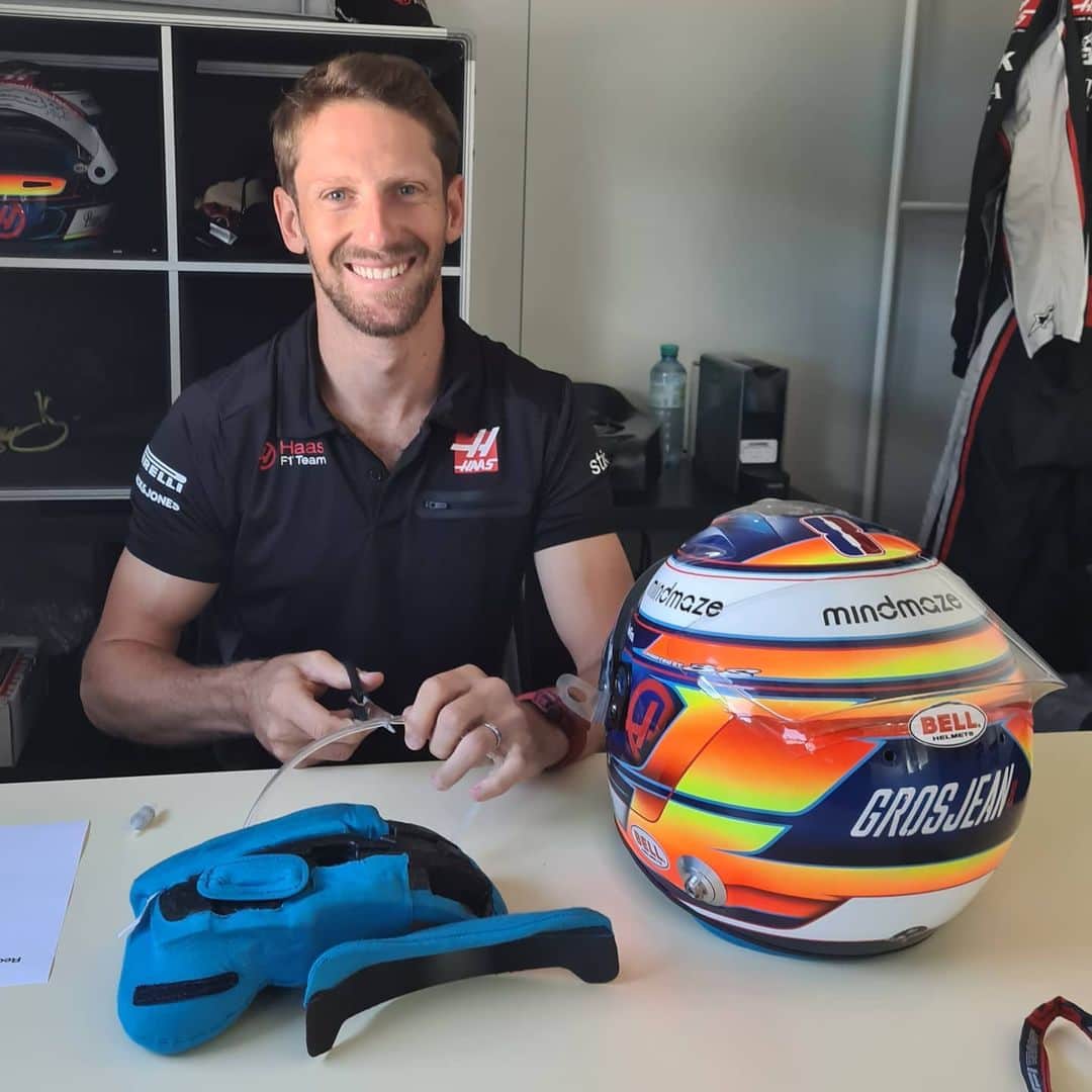 ロマン・グロージャンのインスタグラム：「Race prep 👍💯🔥 #r8g #diy」