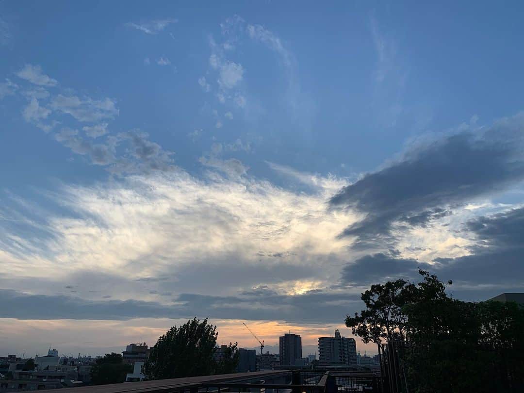市川海老蔵 （11代目）さんのインスタグラム写真 - (市川海老蔵 （11代目）Instagram)「Present sky,  please take a look.  *  今の空、  見てください。」7月5日 18時08分 - ebizoichikawa.ebizoichikawa